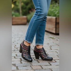 L’Artiste by Spring Step Brilliance Pump multi color leather woven unique